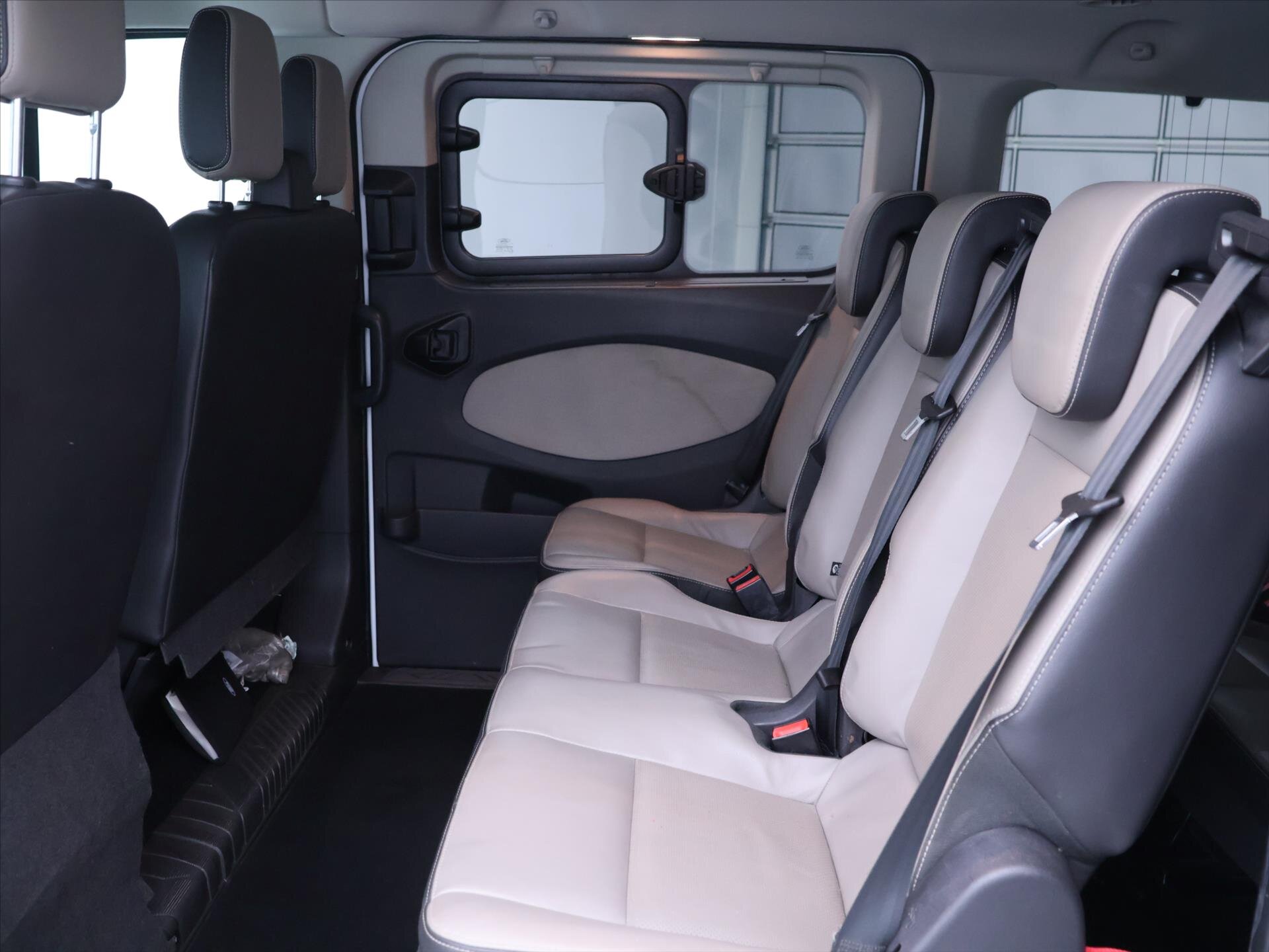 Ford Tourneo Custom Kombi 2,0 l 96 kw