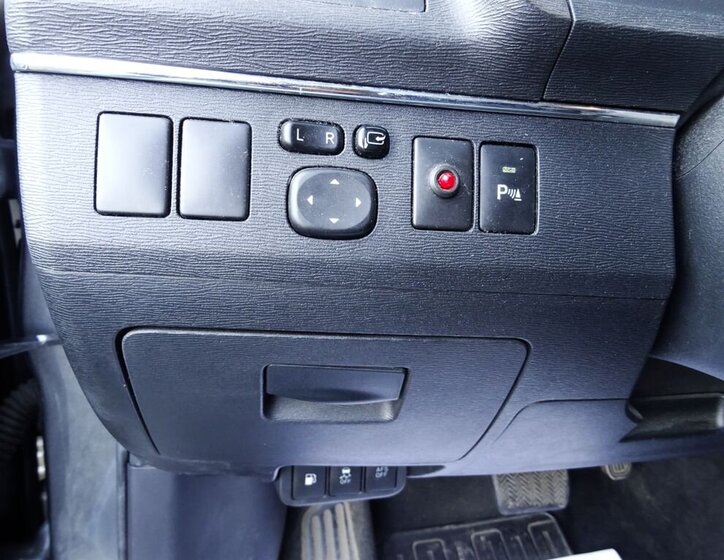 Toyota Avensis Sedan / Limuzína 2,0 l 112 kw