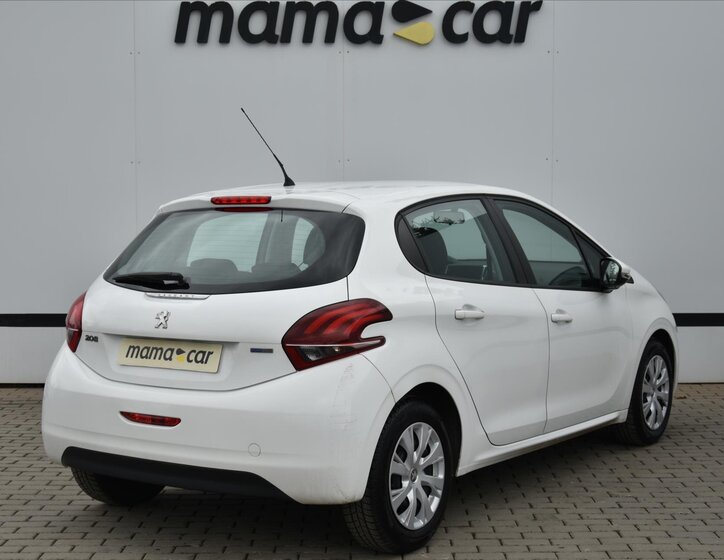 Peugeot 208 Hatchback 1,2 l 60 kw