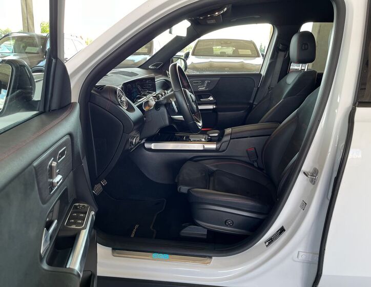 Mercedes-Benz EQB 11