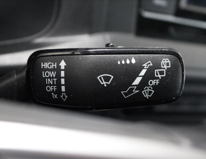 Volkswagen Caravelle Kombi 2,0 l 110 kw