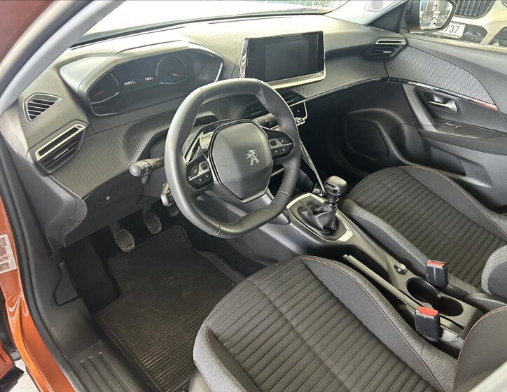 Peugeot 2008 SUV / Terénní 1,2 l 74 kw