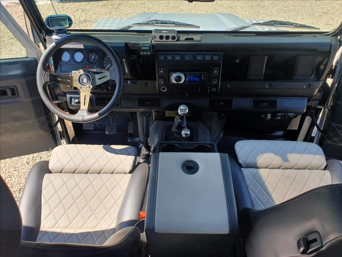 Land Rover Defender Ostatní 2,5 l 90 kw