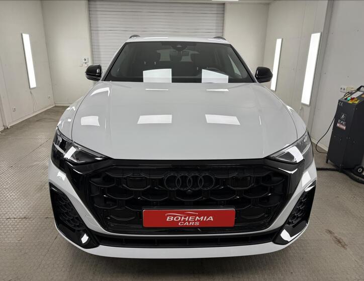 Audi Q8 2