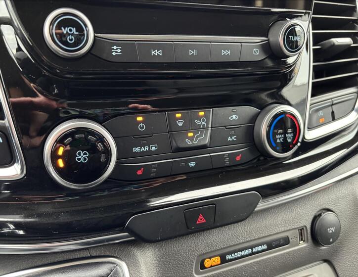 Ford Tourneo Custom 31