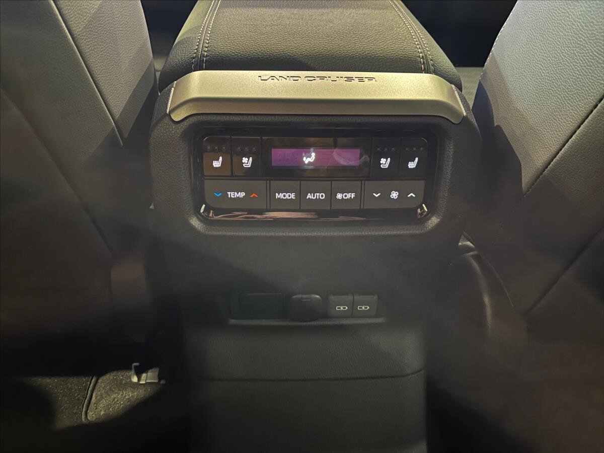 Toyota Land Cruiser SUV 2,8 l 150 kw