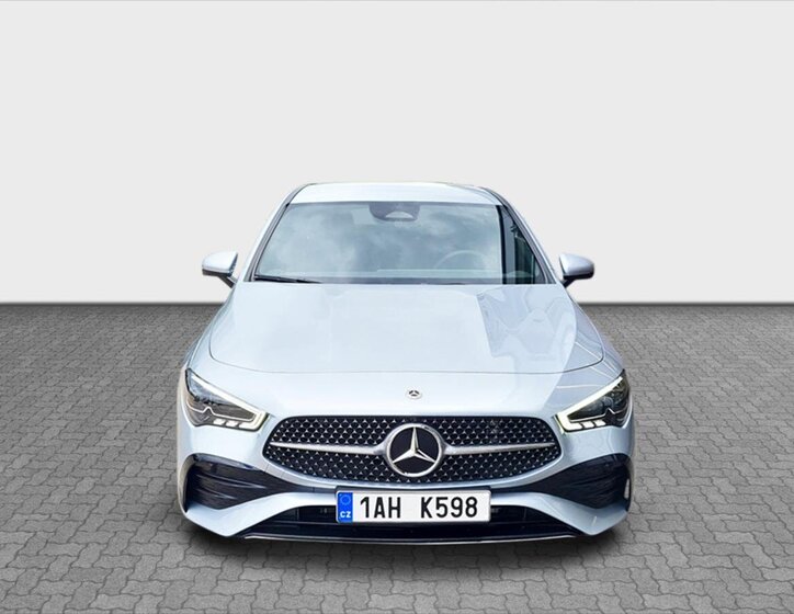 Mercedes-Benz CLA 8
