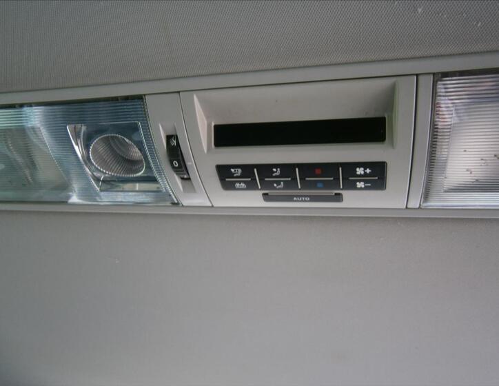 Volkswagen Multivan 9