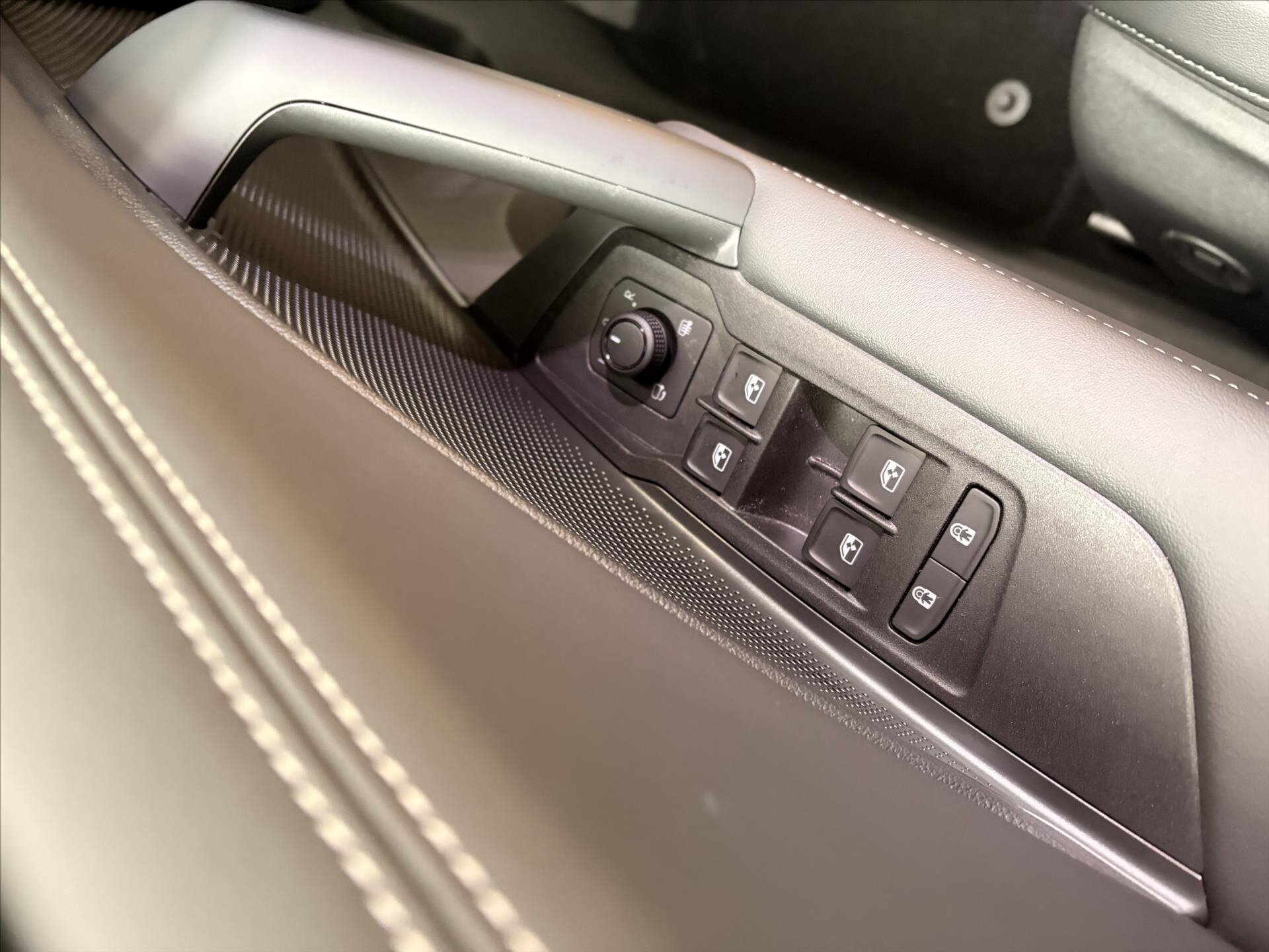 Volkswagen Tayron SUV / Terénní 1,5 l 150 kw