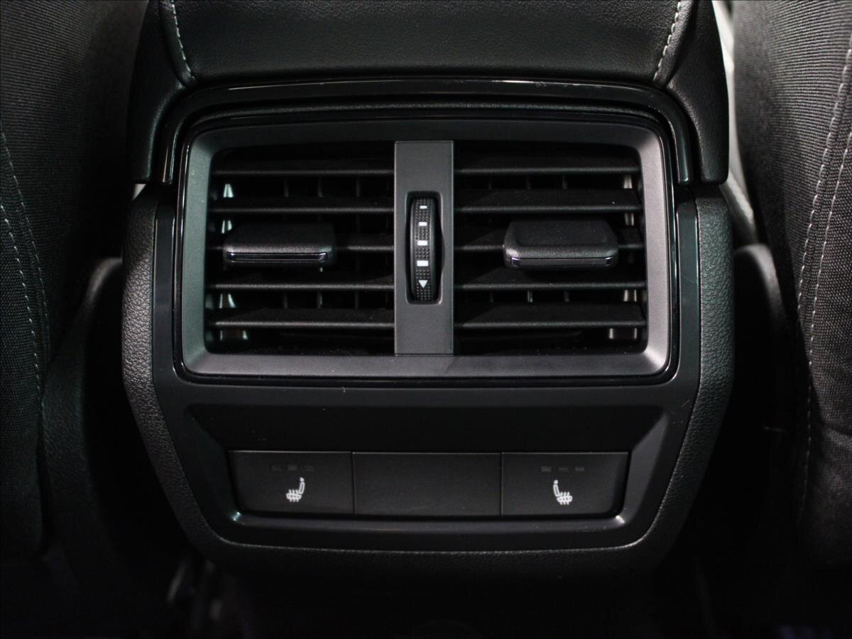 Škoda Karoq SUV / Terénní 1,5 l 110 kw