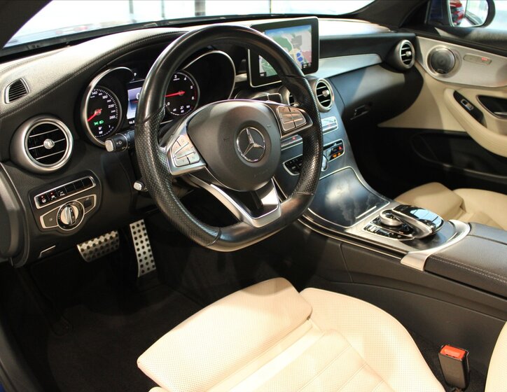 Mercedes-Benz Třídy C Kupé 2,1 l 150 kw