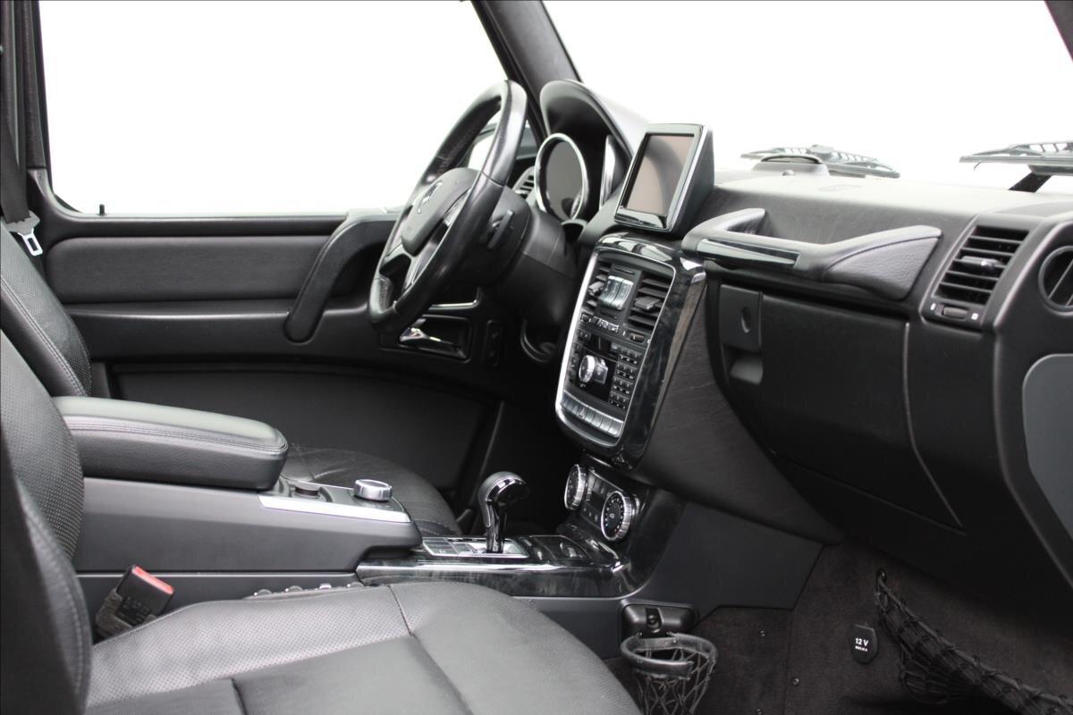 Mercedes-Benz Třídy G SUV / Terénní 3,0 l 155 kw
