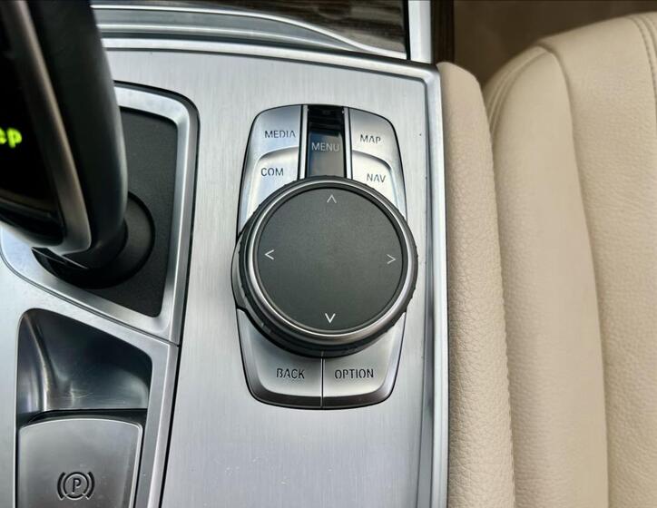 BMW Řada 7 44