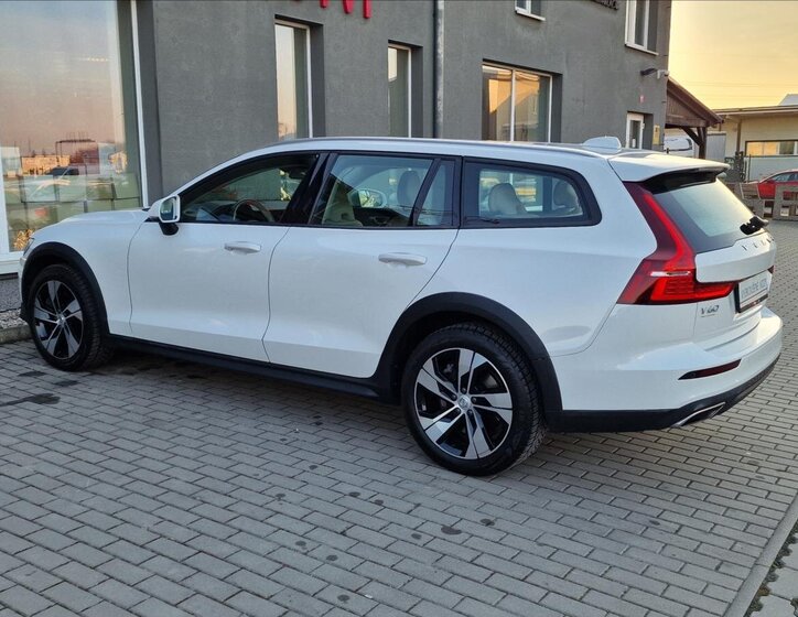 Volvo V60 Kombi 2,0 l 140 kw