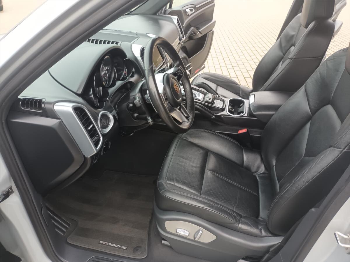 Porsche Cayenne Kombi 3,0 l 180 kw