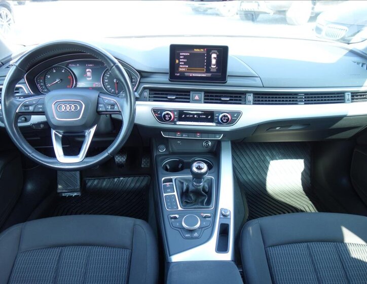 Audi A4 Sedan / Limuzína 2,0 l 110 kw