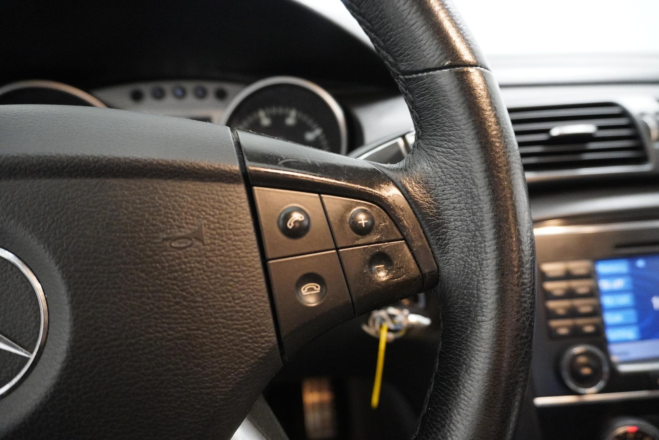 Mercedes-Benz Třídy R SUV 5,0 l 225 kw