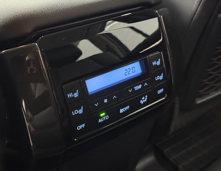 Toyota Land Cruiser SUV 2,8 l 150 kw