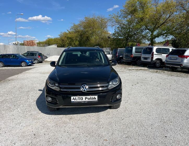 Volkswagen Tiguan 1