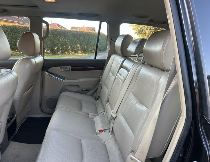 Toyota Land Cruiser 38