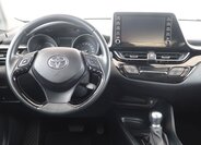 Toyota C-HR SUV / Terénní 1,8 l 72 kw