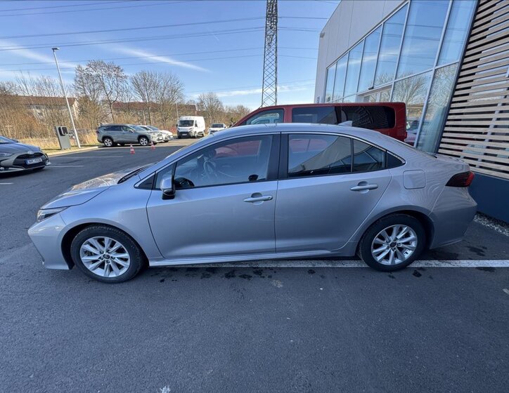 Toyota Corolla Sedan 1,5 l 92 kw