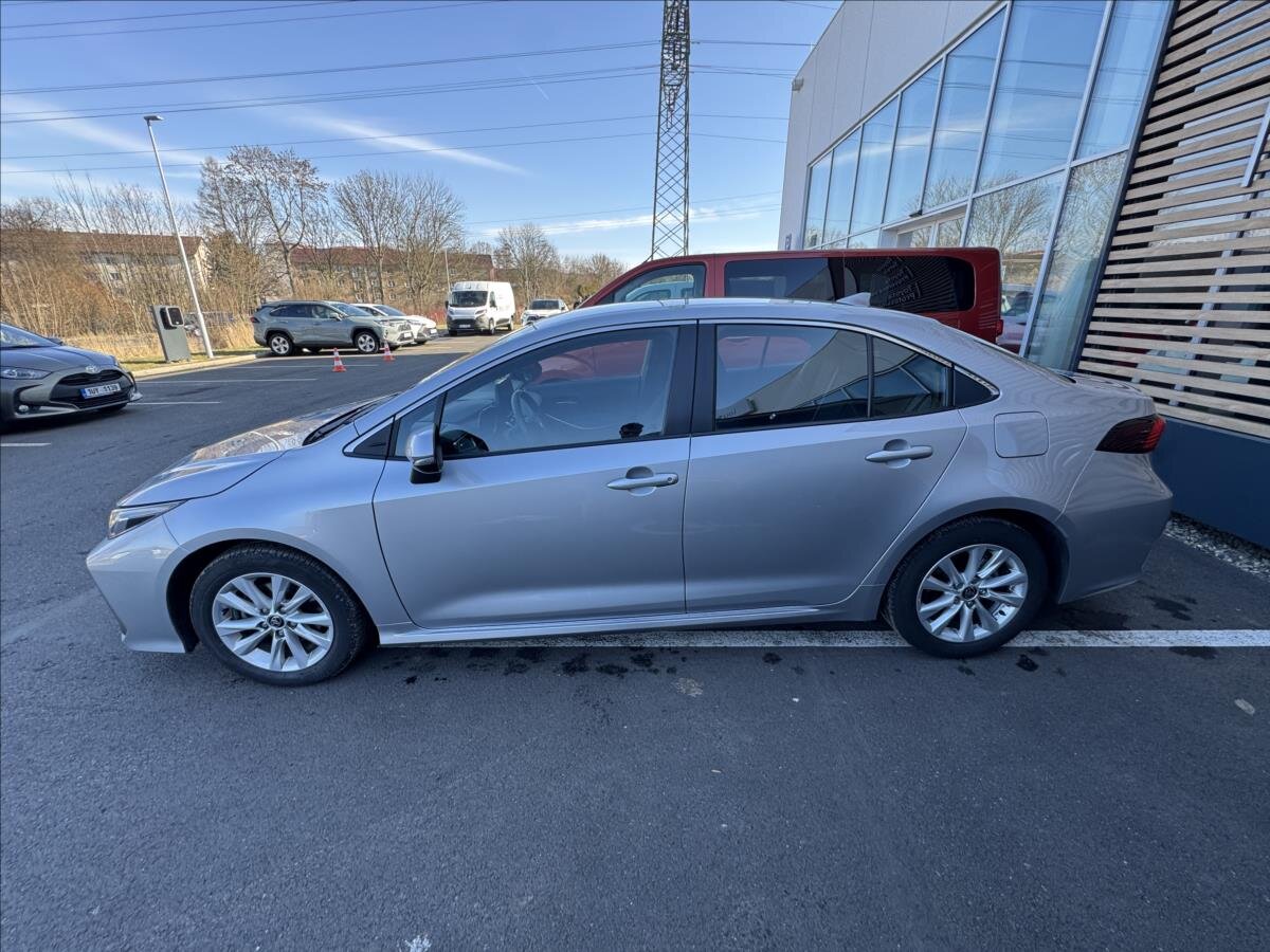 Toyota Corolla Sedan 1,5 l 92 kw