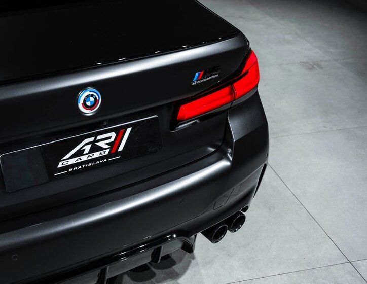 BMW M5 Sedan / Limuzína 4,4 l 460 kw