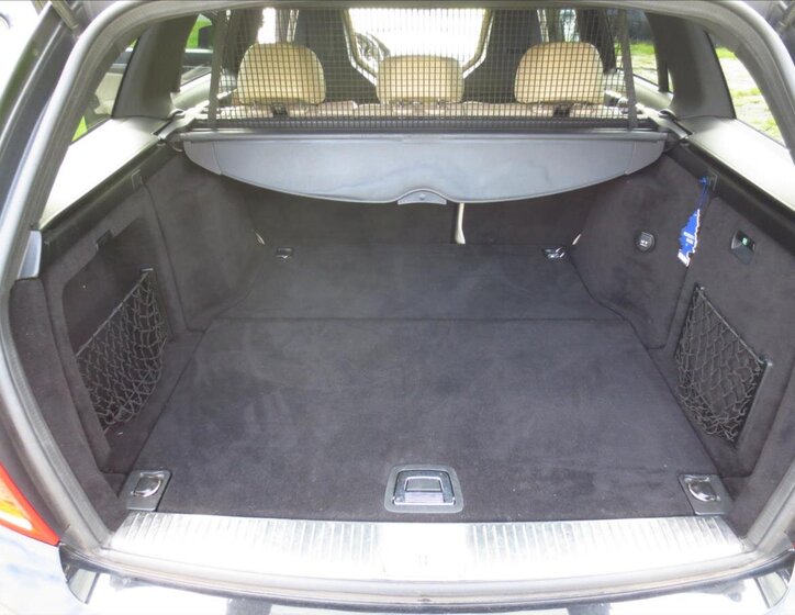 Mercedes-Benz Třídy C Kombi 6,2 l 336 kw