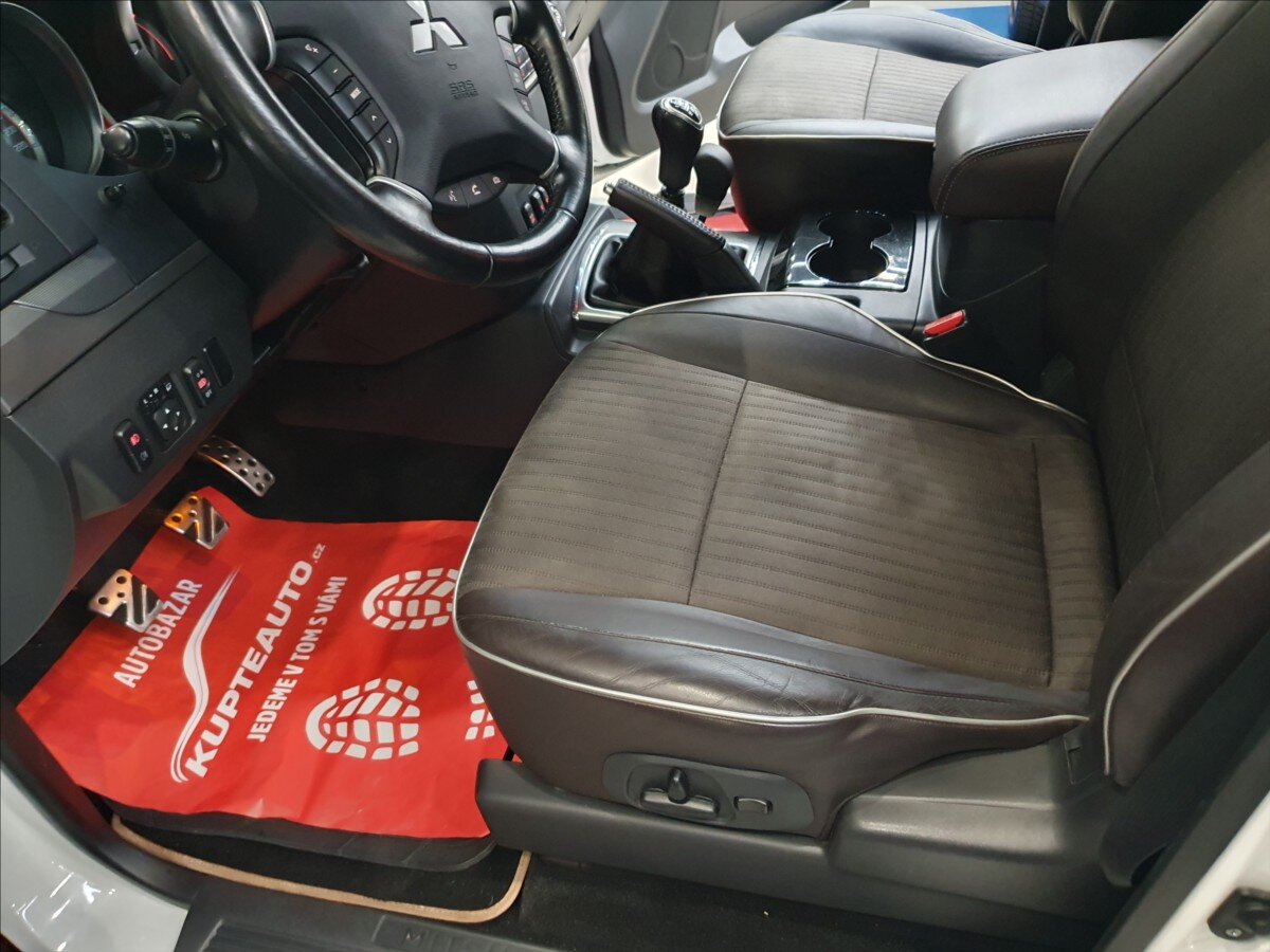 Mitsubishi Pajero Ostatní 3,2 l 147 kw