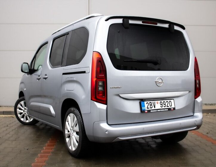 Opel Combo MPV 1,2 l 96 kw