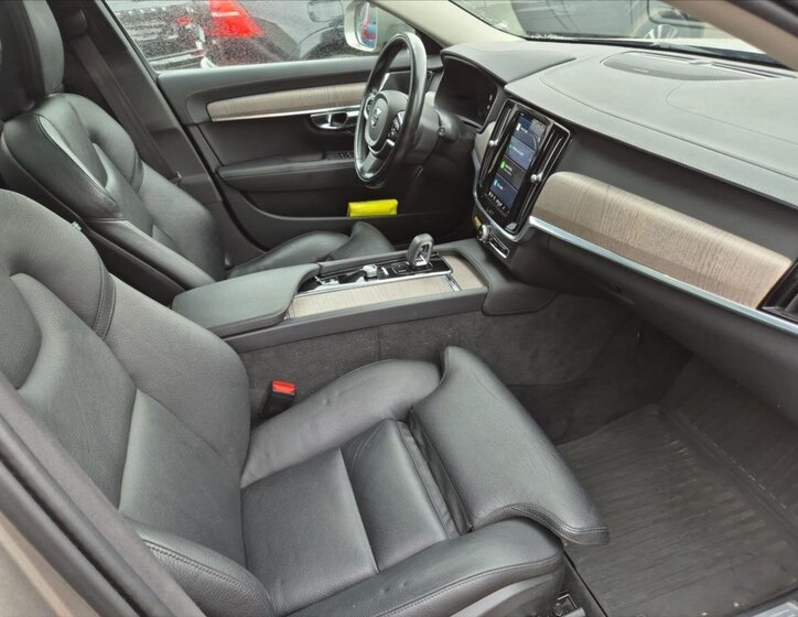 Volvo V90 Kombi 2,0 l 145 kw