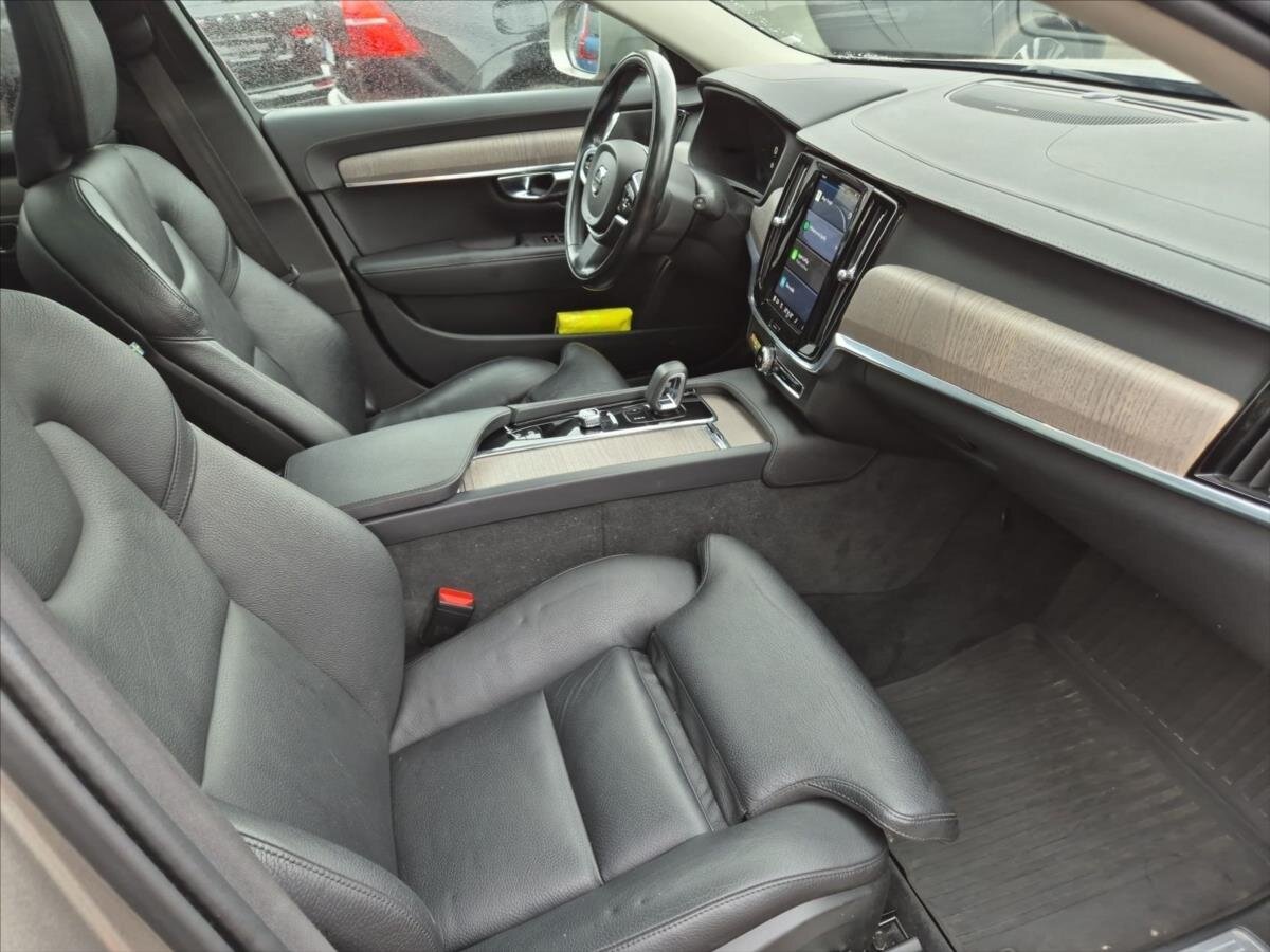 Volvo V90 Kombi 2,0 l 145 kw