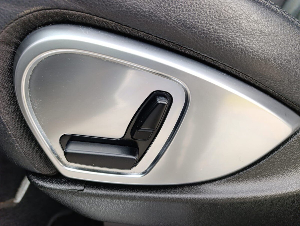 Mercedes-Benz Třídy M SUV / Terénní 3,0 l 165 kw