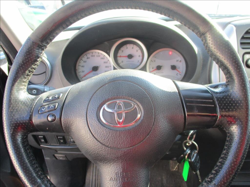 Toyota RAV4 SUV 2,0 l 85 kw
