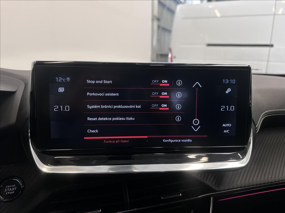 Peugeot 2008 SUV 1,2 l 114 kw