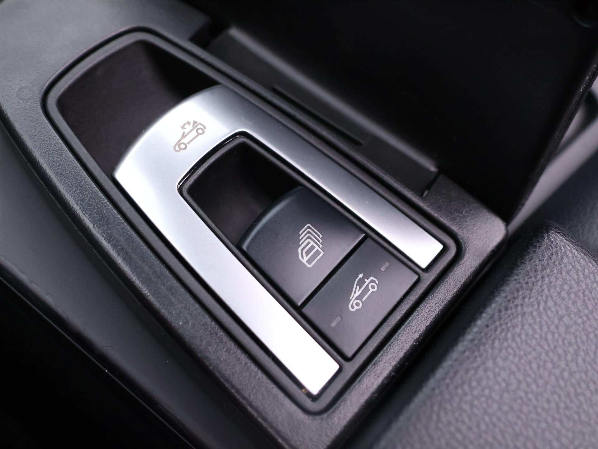 Mercedes-Benz Třídy E Kabriolet 2,1 l 125 kw