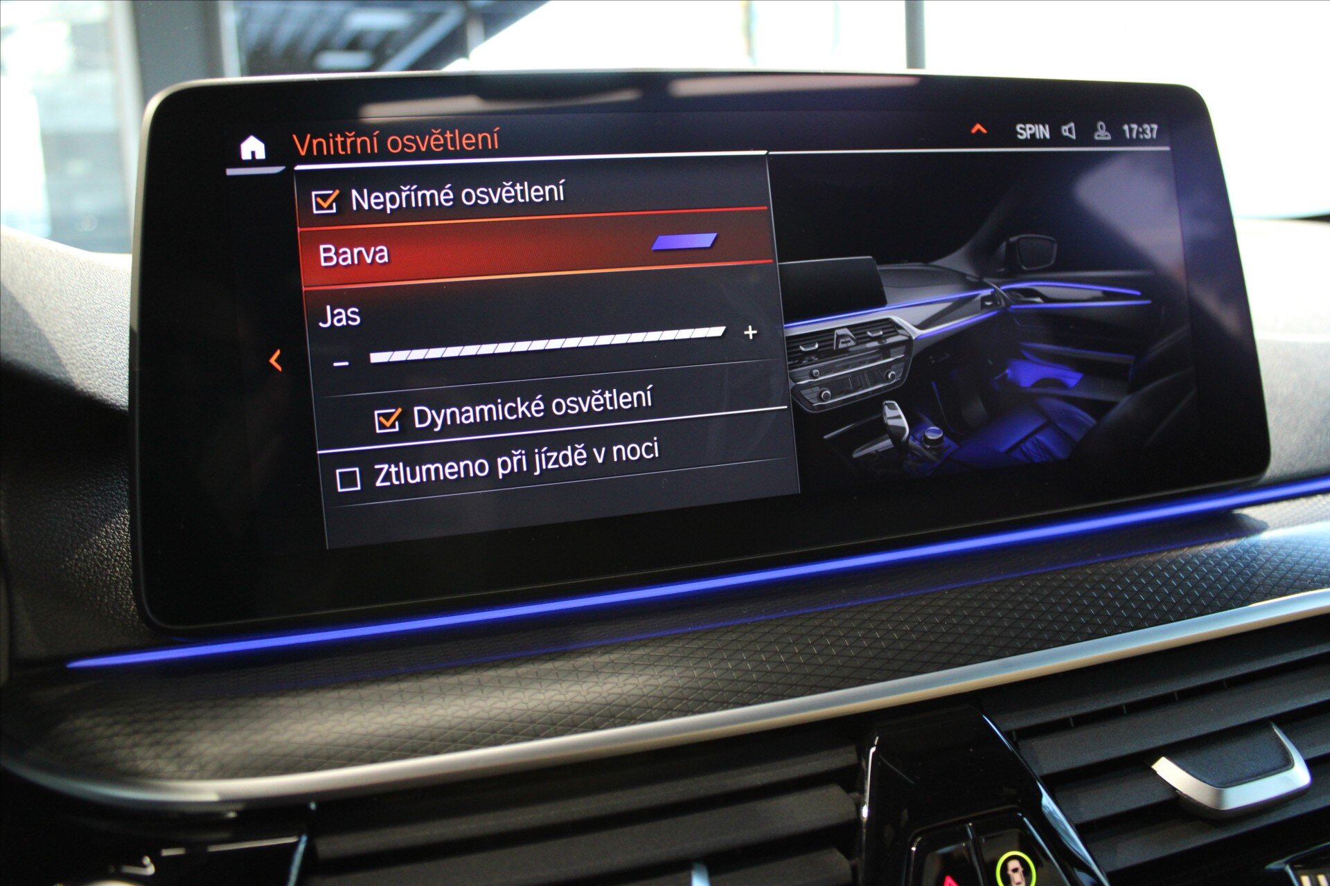 BMW Řada 5 Kombi 3,0 l 210 kw