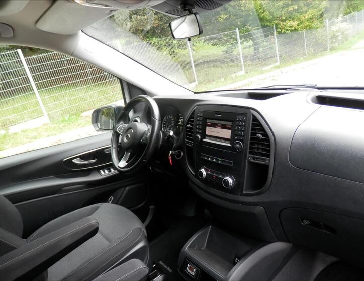Mercedes-Benz Vito 21