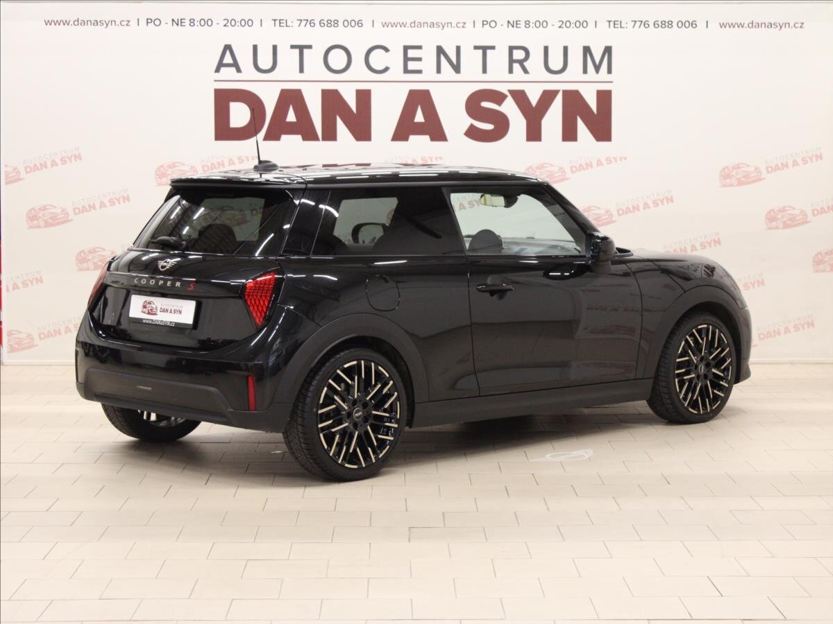 Mini Cooper Hatchback 2,0 l 150 kw