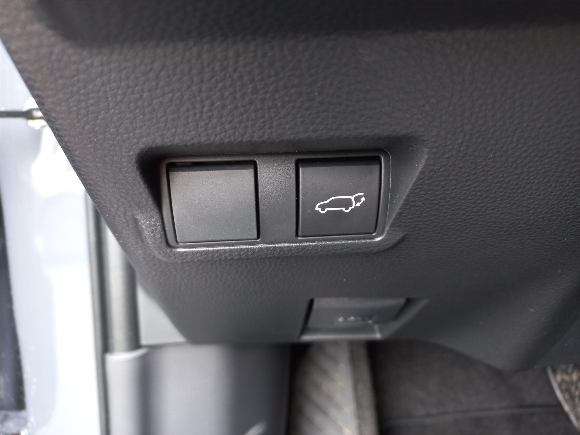 Toyota Corolla Cross CUV / Crossover 2,0 l 98 kw