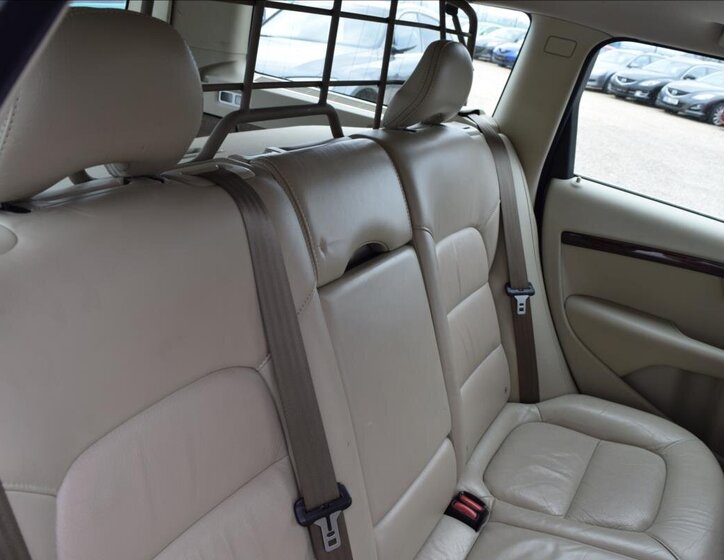 Volvo XC70 Kombi 2,4 l 120 kw