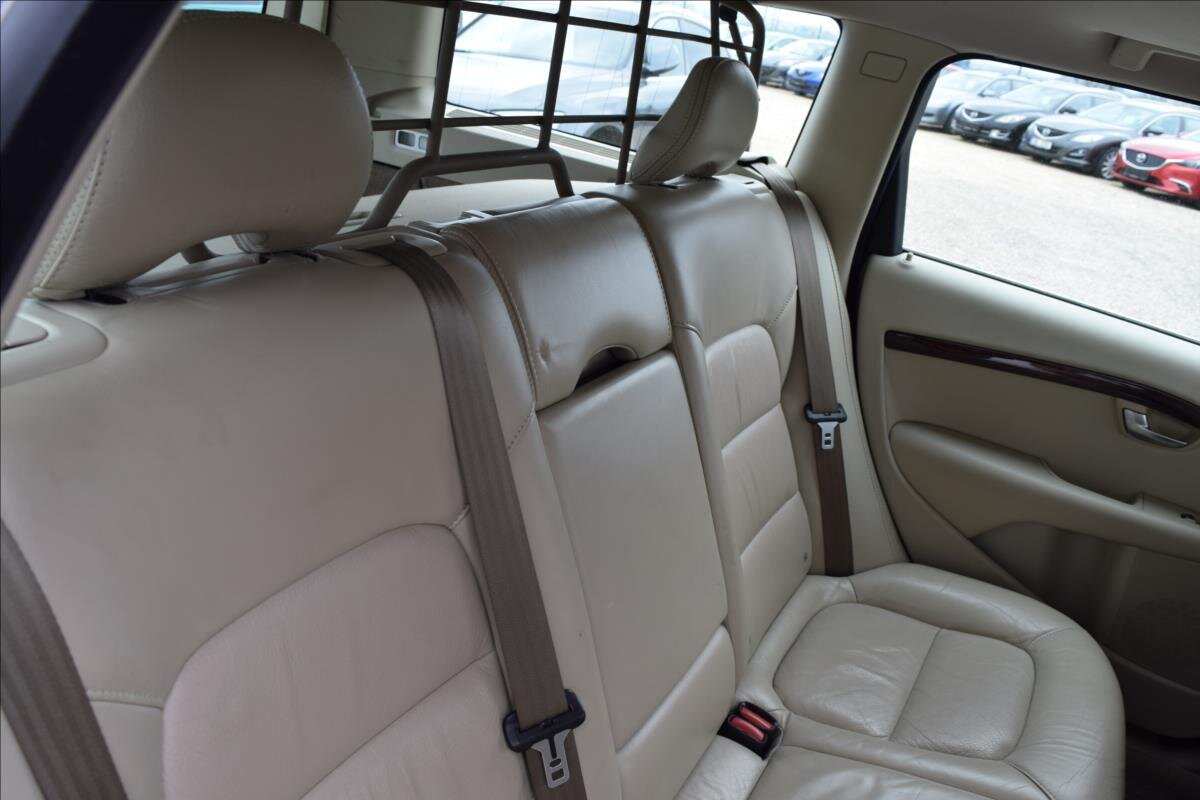 Volvo XC70 Kombi 2,4 l 120 kw