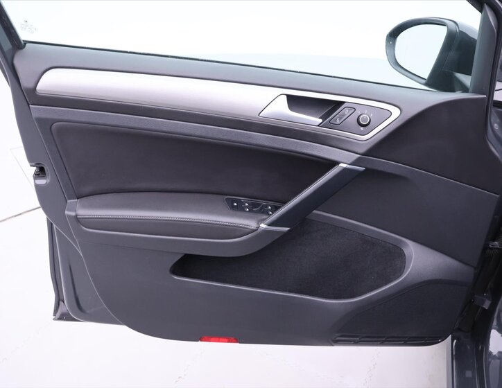 Volkswagen Golf Kombi 1,6 l 81 kw