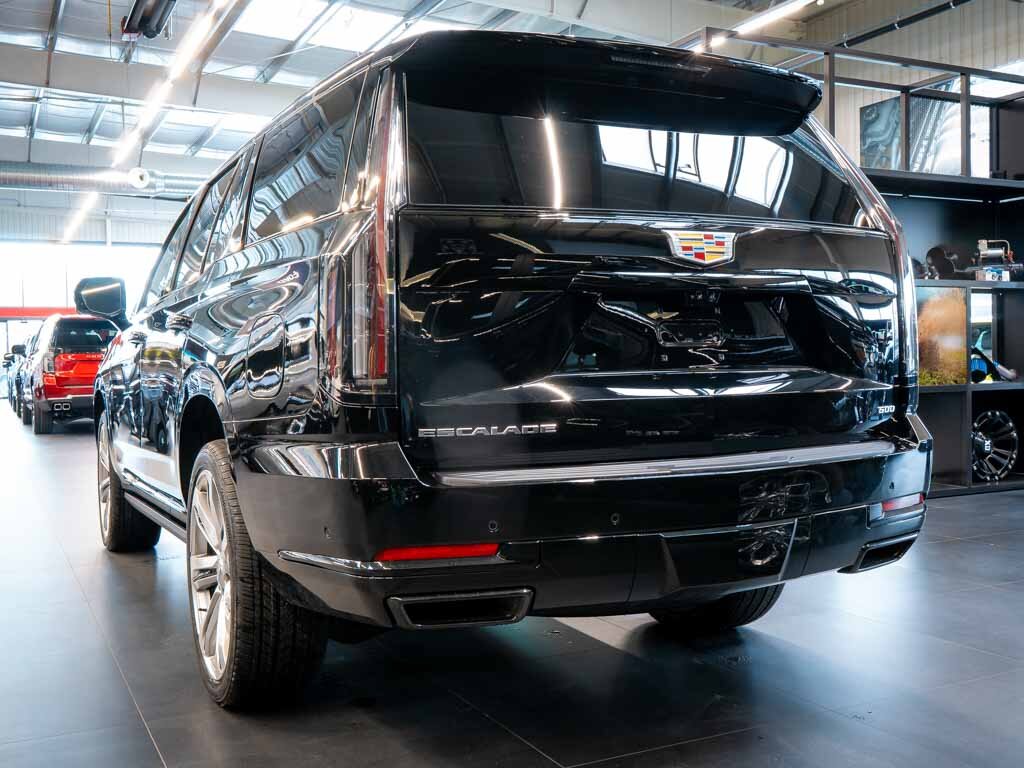 Cadillac Escalade SUV 6,2 l 313 kw