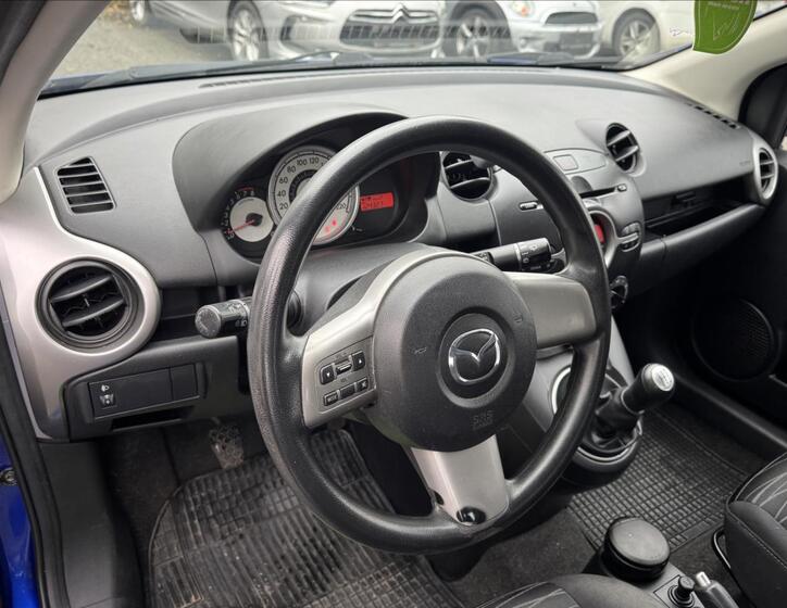 Mazda 2 15