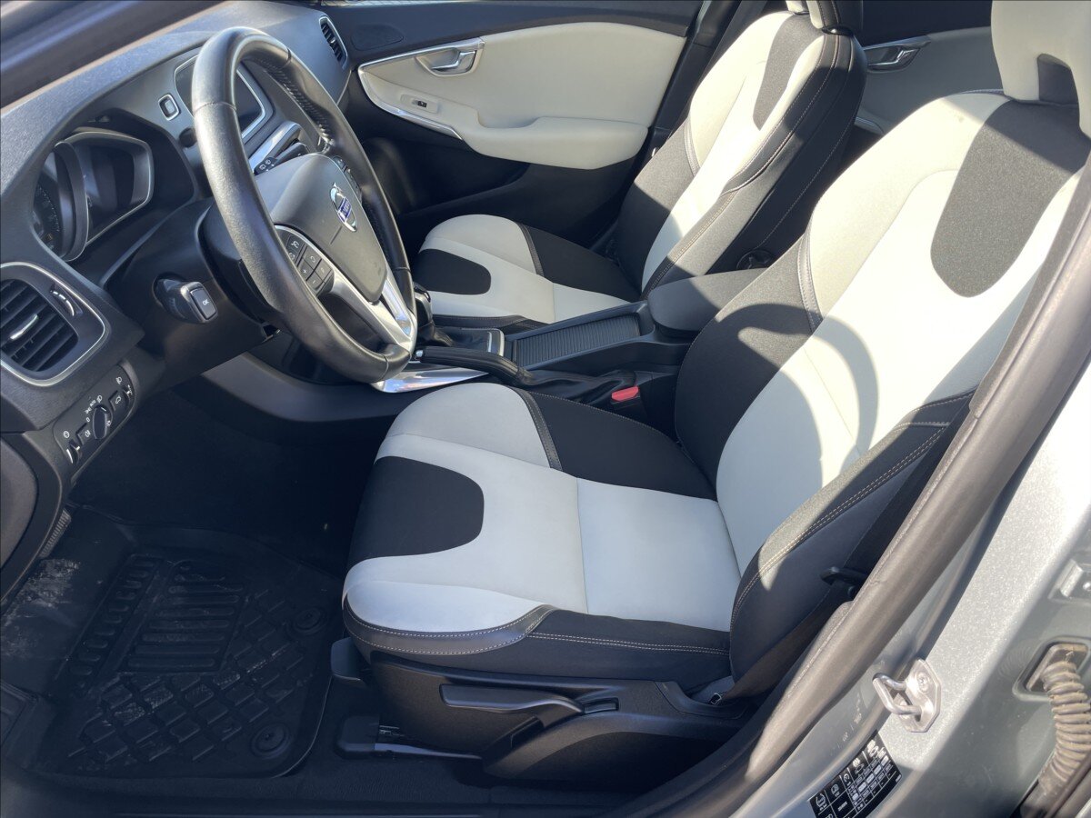 Volvo V40 Hatchback 2,0 l 140 kw