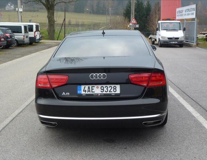 Audi A8 6