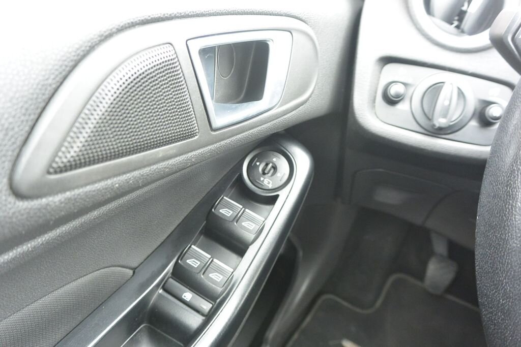 Ford Fiesta Hatchback 998,0 74 kw