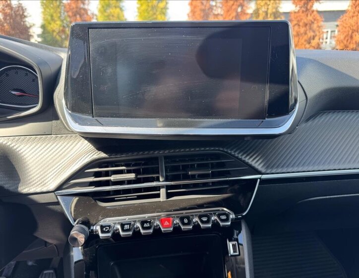 Peugeot 208 Hatchback 1,2 l 55 kw